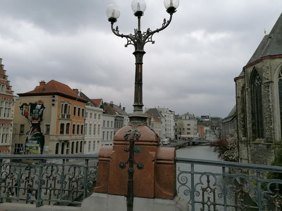 skymanuelima's tweet photo. Na cidade de Gante ou Genth, na Bélgica, das várias igrejas ali existentes o destaque vai para: A Igreja de São Nicolau, um dos marcos mais antigos e proeminentes do século 13 como um substituto para uma igreja românica anterior. #Gante #Genth #Bélgica #travelphotography #viagens https://t.co/7kcVFpEd4R
