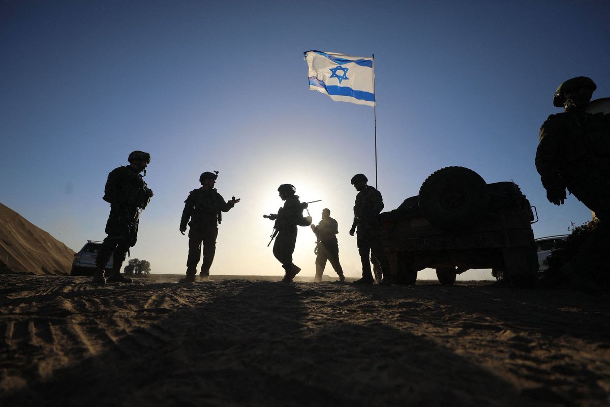 actuInter01's tweet photo. Conflit au Moyen-Orient: L'armée libanaise continue son déploiement dans le sud du Liban entre temps les forces israéliennes poursuivent leurs opérations de ratissage des villages libanais limitrophes à quelques jours de la fin de l'accord de trêve, le 26 janvier. https://t.co/PWnEEdK3VM