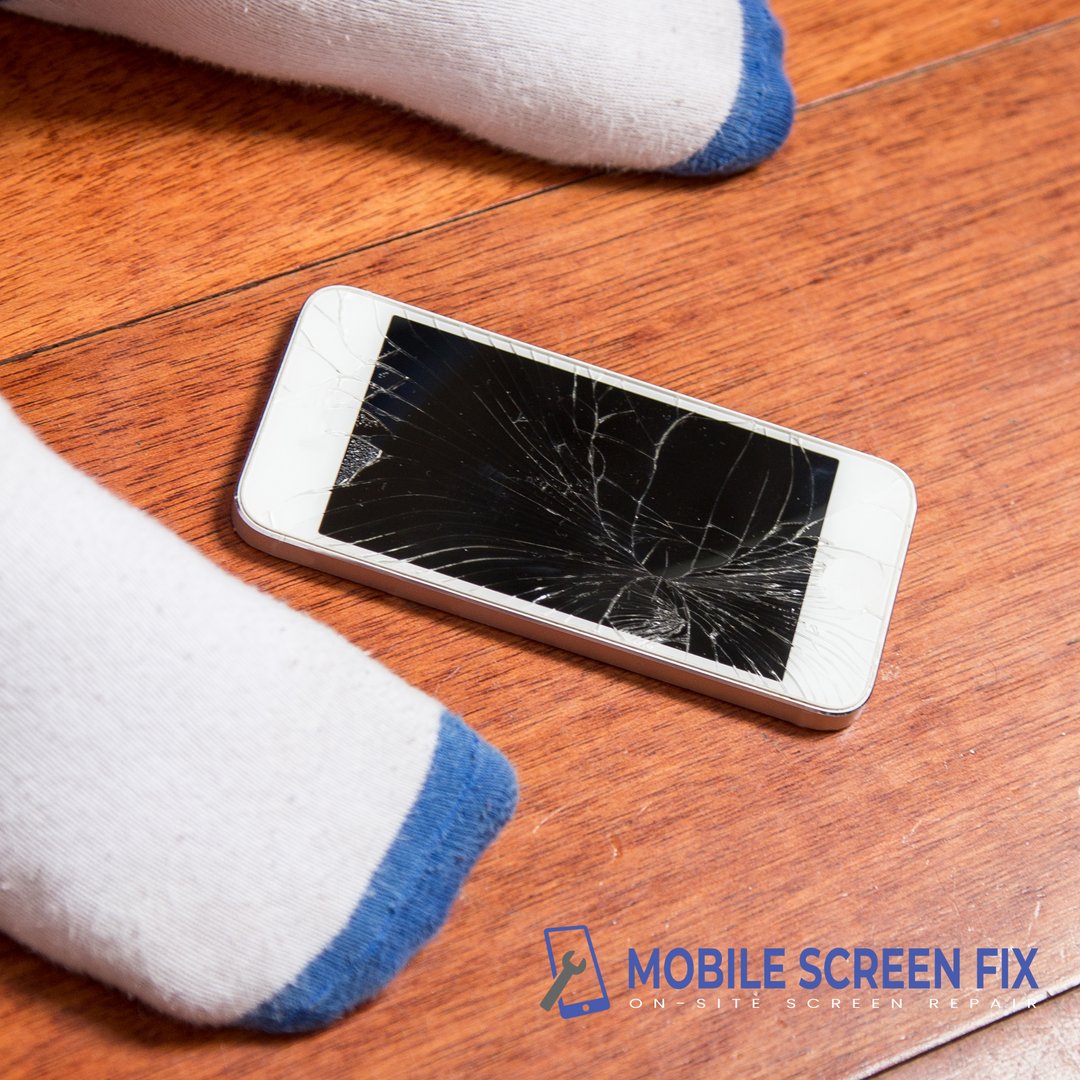 PhoneScreenFix's tweet image. Got a cracked Samsung screen? No worries! Get it fixed quick and easy so you can go back to scrolling without a hitch. Trust the pros! 💥📱 #SamsungRepair #CrackedScreen #PhoneFixing