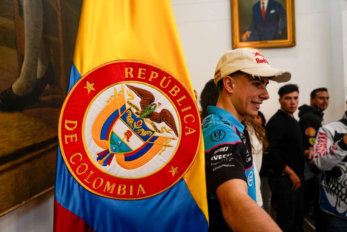 AsparTeam's tweet photo. 🇨🇴 

David Alonso ha aprovechado estos días de pretemporada para visitar #Colombia, con una agenda llena de actividades https://t.co/KPUvNqO3iM