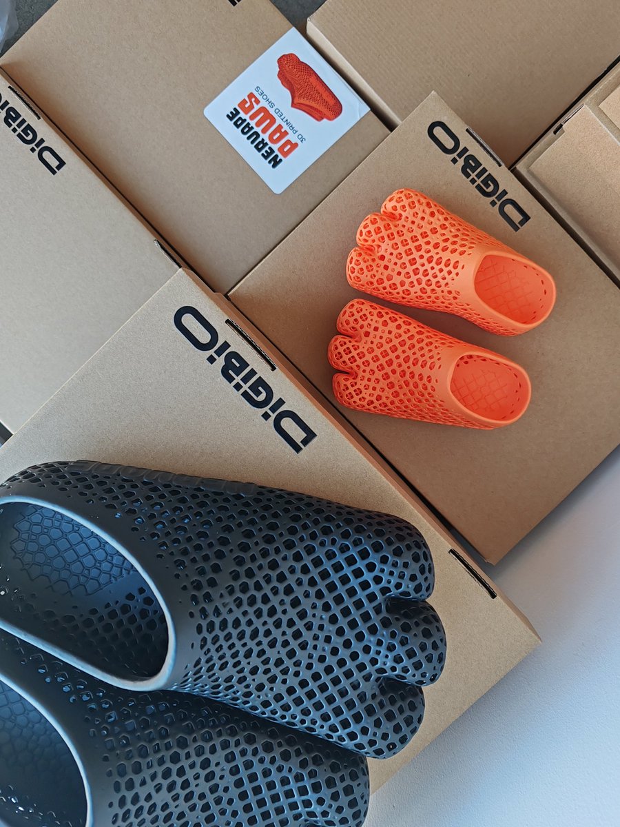 digibiooo's tweet image. Big and cool, small and cute! 👣🦍Baby #nervape 👶has its own shoes now! @Nervapes #ckb #digibio #3DPrinting #babyshoes #cute