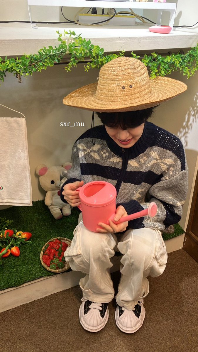 sxr_mu's tweet image. 250123
🦔🎂🎉

#AYDEN #에이든