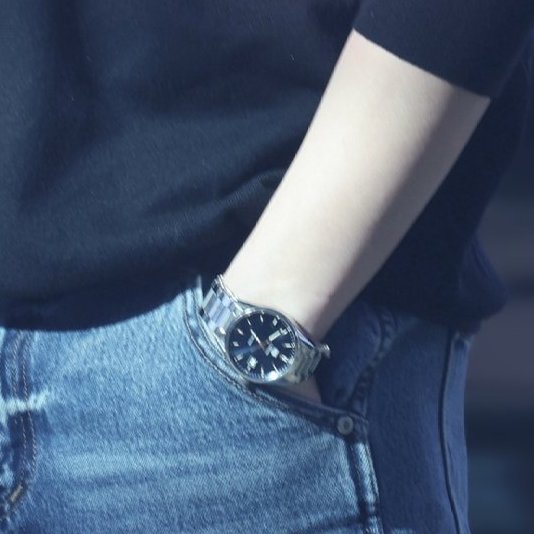 lovechankkura's tweet photo. dino is wearing a watch... DINO IS WEARING A WATCH!!! i am weak for men who wears them please 😭 https://t.co/QZAiZ7BV6m