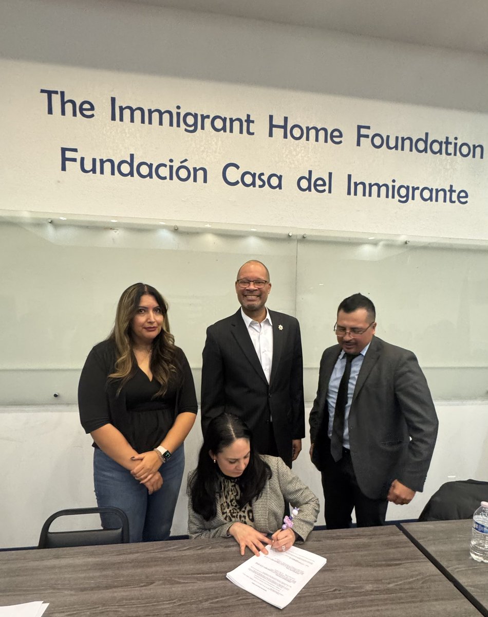 ExtraAdmin's tweet photo. Tonight, I am submitting my first BDR to support bilingual education by providing a stipend to teachers that teach in students’ native languages. Bilingual ed takes a lot of work in regard to translating curriculum.

TY @NevadaAG @CinthiaMooreNV (joint sponsor) @EdgarFloresNV. ❤️ https://t.co/Dl81B9bOwN