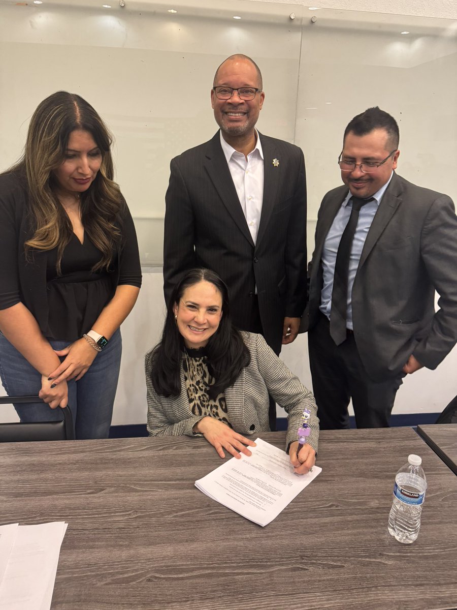 Tonight, I am submitting my first BDR to support bilingual education by providing a stipend to teachers that teach in students’ native languages. Bilingual ed takes a lot of work in regard to translating curriculum.

TY <a href="/NevadaAG/">NV Attorney General</a> <a href="/CinthiaMooreNV/">Cinthia Zermeño Moore</a> (joint sponsor) <a href="/EdgarFloresNV/">Edgar Flores</a>. ❤️