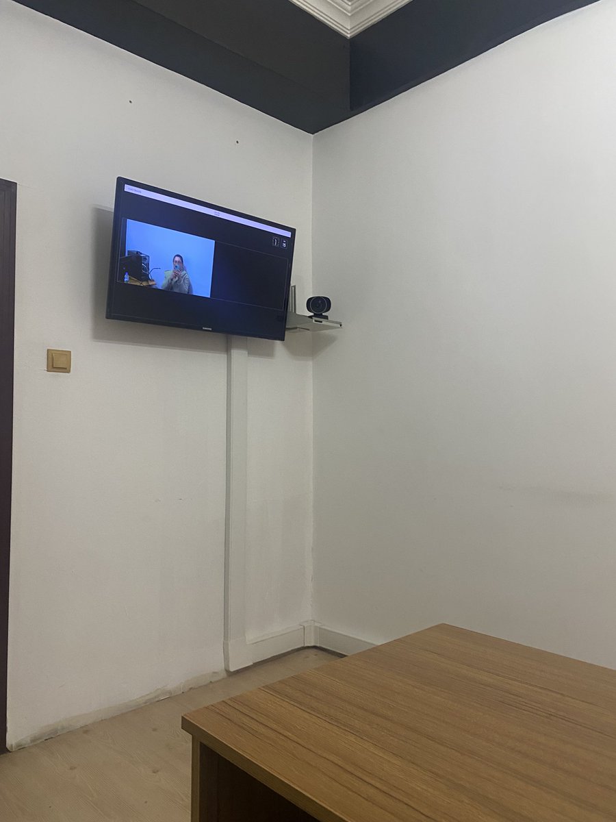 Mahkeme sonucunu bekliyorum. Suç mahalim burası, ne düşündüğümü yazamayacak kadar fakirim. Elveda cesaretim. 
-1