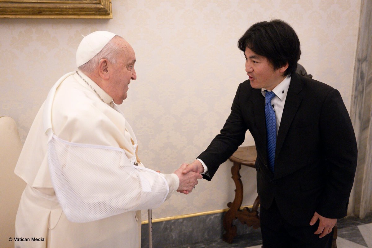It was a profound honor to meet His Holiness Pope Francis (@Pontifex) during a private audience at his residence in the Vatican 🇻🇦. My wife, a proud Colombian, and I cherished the meaningful conversations we shared with him. To make the moment even more special, the meeting coincided with my wife’s birthday—a memory we will treasure forever.