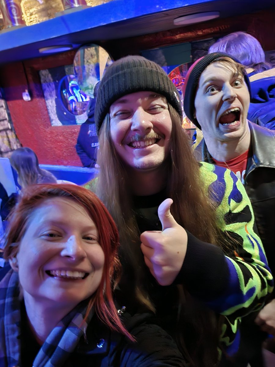 AccentKisses's tweet image. You Laugh You Leave live was awesome! @JimmyHere ! 

Also happy birthday to me! Thanks @MemeCharacter for taking me!