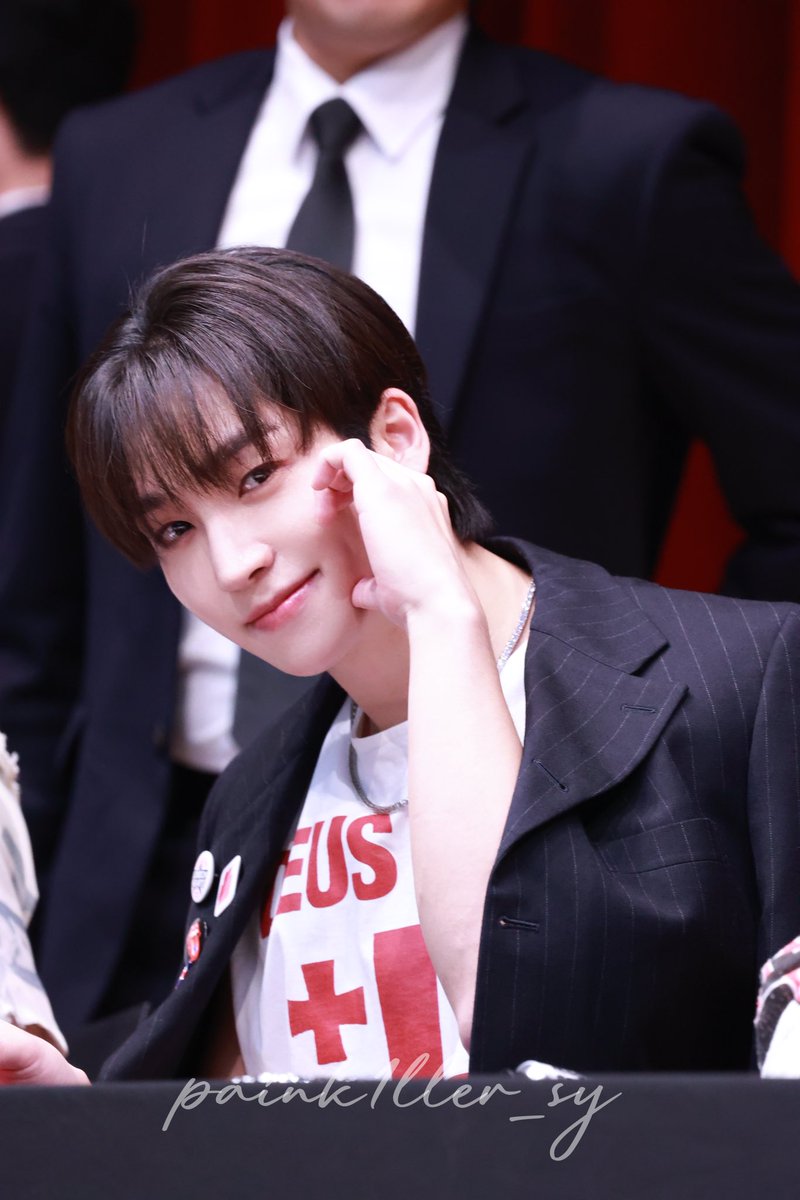 가지 마…

#THEBOYZ #SANGYEON 
#더보이즈 #상연 
#ジュヨン #サンヨン