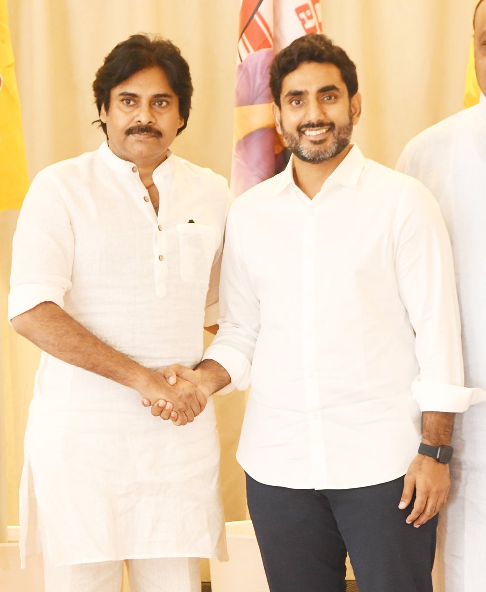 ఆంధ్రప్రదేశ్ రాష్ట్ర ఐటీ, ఎలక్ట్రానిక్స్ మరియు కమ్యూనికేషన్, రియల్ టైమ్ గవర్నెన్స్, మానవ వనరుల శాఖ మంత్రి, సోదరసమానులు శ్రీ <a href="/naralokesh/">Lokesh Nara</a> గారికి హృదయపూర్వక జన్మదిన శుభాకాంక్షలు. మీరు సుఖసంతోషాలతో, ఆయురారోగ్యాలతో ప్రజలకు మరిన్ని సేవలు అందించాలని మనస్ఫూర్తిగా భగవంతుణ్ణి