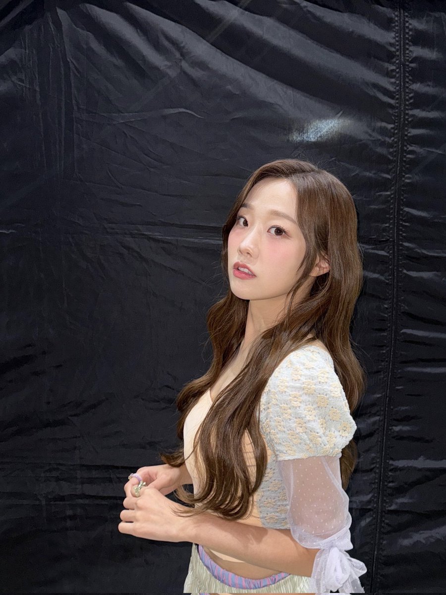 my #ℭonfəss𝕚oʼ𝑆ou𝐥 me ha traído hasta acá, y es que en búsqueda de Nueva música he llegado hasta el #𝑚agica𝑙·命运, donde pienso disfrutar de estas dos rolitas que sin lugar a dudas, se van a quedar grabadas en mi corazoncito de melón.

𝐠o͞𝕝d 淘♡ 𝐫ush #𝐩ear𝕝