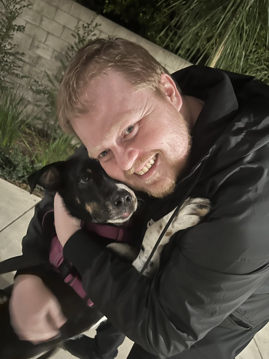 I taught Harper to give hugs 💕🐾