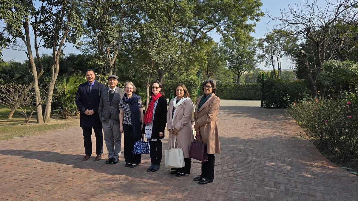 Innovate_Centre's tweet photo. Dr. Lesley Dornan &amp; Dr. Salman Butt (Ulster University) joined Dr. Javeria Saleem &amp; Dr. Mehnaz Rashid (University of the Punjab) at Lahore School of Economics, meeting Dr. Azam Chaudhry and Dr. Theresa Thompson. They discussed research collaborations to uplift Pakistan. https://t.co/ZtN5Zara4o