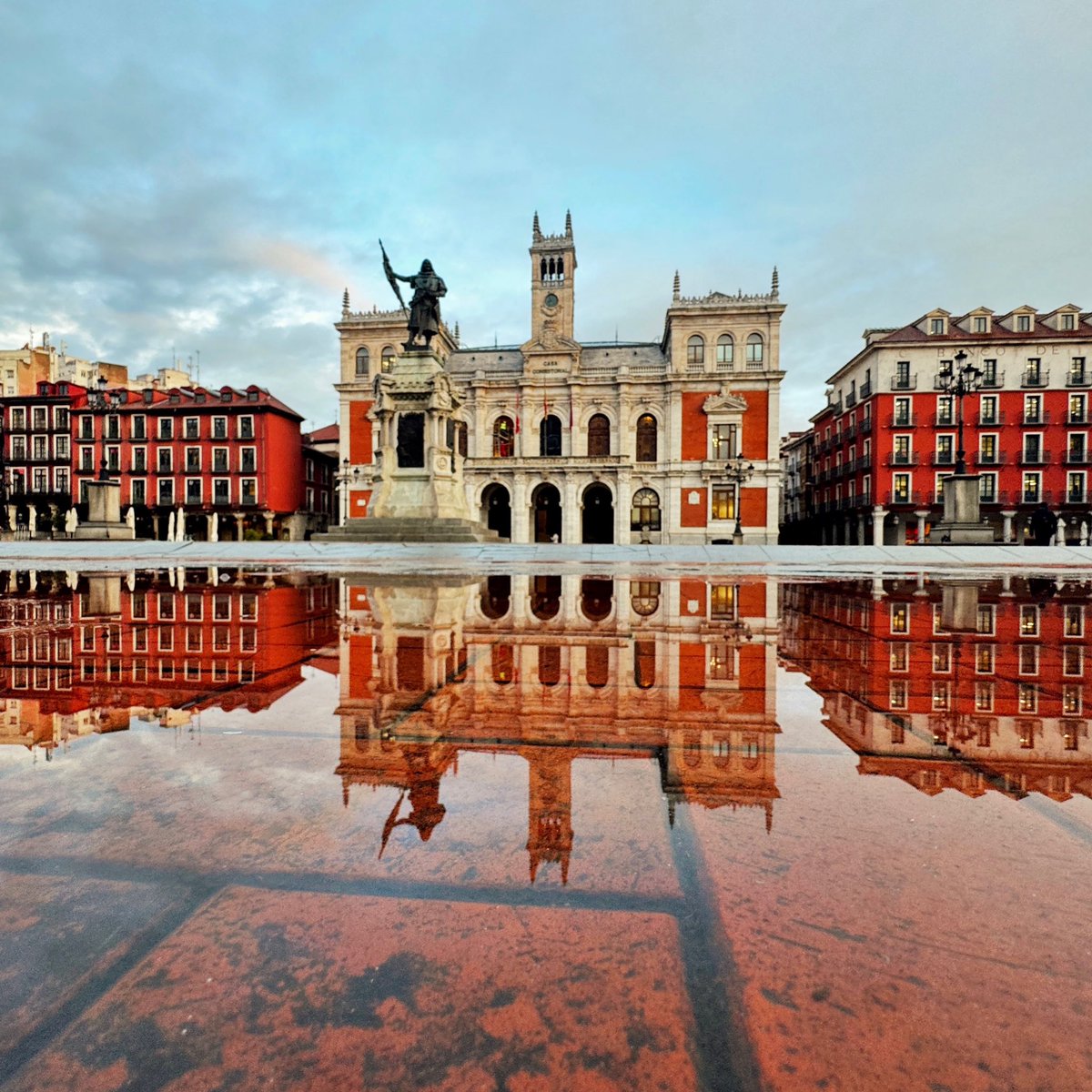 Espejo en la Plaza Mayor de Valladolid