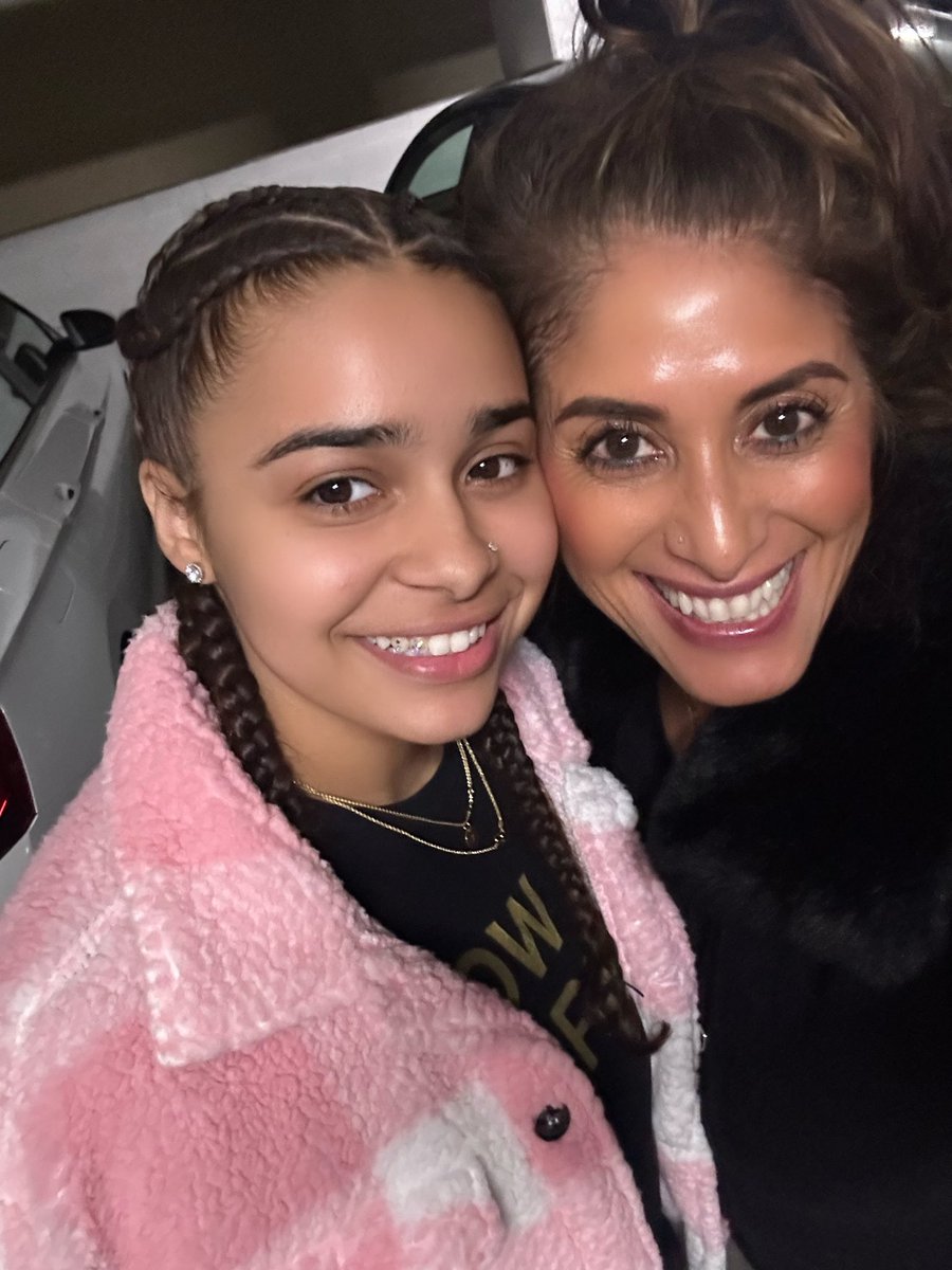 Elizabeth Meza tweet media