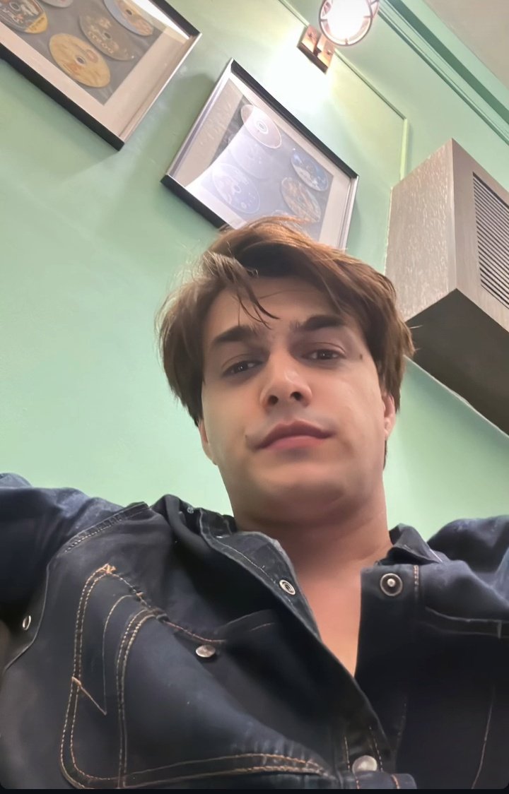 Handsome hunk 🥰🌷

#MohsinKhan