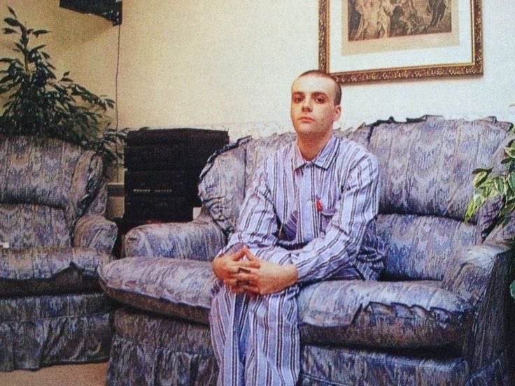 30 years ago today, Richey Edwards phoned up Midori Tsukagoshi for an impromptu interview at his flat, in Cardiff, Wales.
It would be the last interview he ever did.
“I don't think I've changed what I say, but maybe I'm saying it in a different way.” 
<a href="/Manics/">Manic Street Preachers</a> #OnThisDay