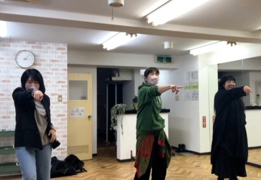 mayumi_ohno's tweet photo. 昨日は振付日💃

お二人共カッコイイのに、私だけ終始満面の笑み…笑
久しぶりに踊ったら足がガタガタいっておりますが、そんな私と素敵なお2人をぜひ観に来てくださいませ！

2/7（金）16時／19時半
於:APIA40 https://t.co/Xon1Gw1V8j
