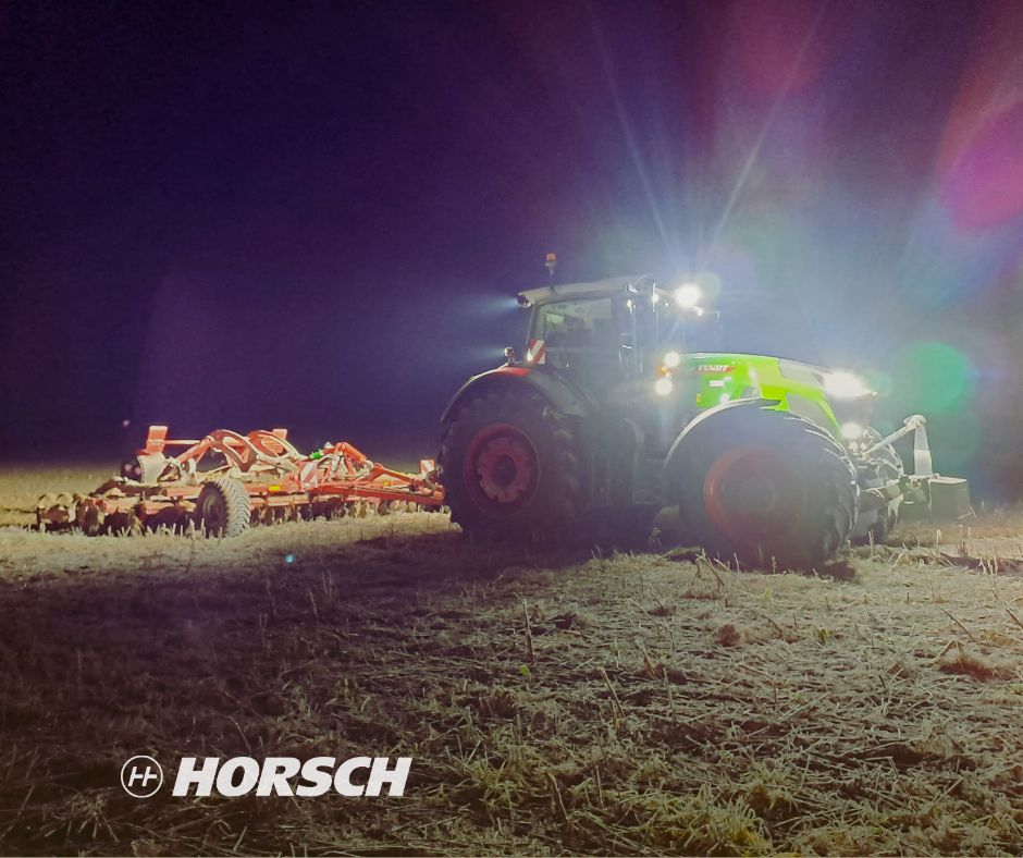 HORSCH_France's tweet photo. #horschjoker
en #cotedor on a profité du #gel pour #preparer #semis #orge
disques à 8 cm de profondeur en terre argilocalcaire
💡 précédent #cv détruit au #rouleaucouteaux #horschcultro
+ #horschjoker ➡️ gerer #paille et pression #rongeur ➡️ incorporation #mo sur premiers cm https://t.co/Pye8caz0q2