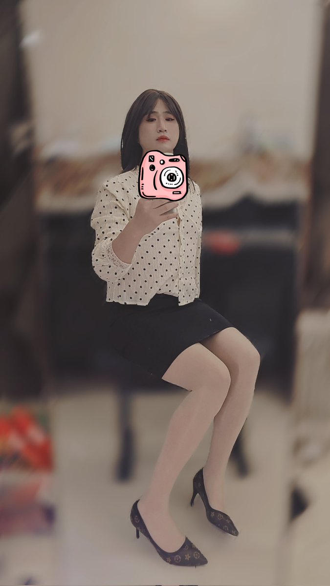 Elixir84290680's tweet photo. 失踪人口出来了🤔

没有什么比摸腿子更让人兴奋的了❗️

#武汉CD https://t.co/j7yyExeDJE