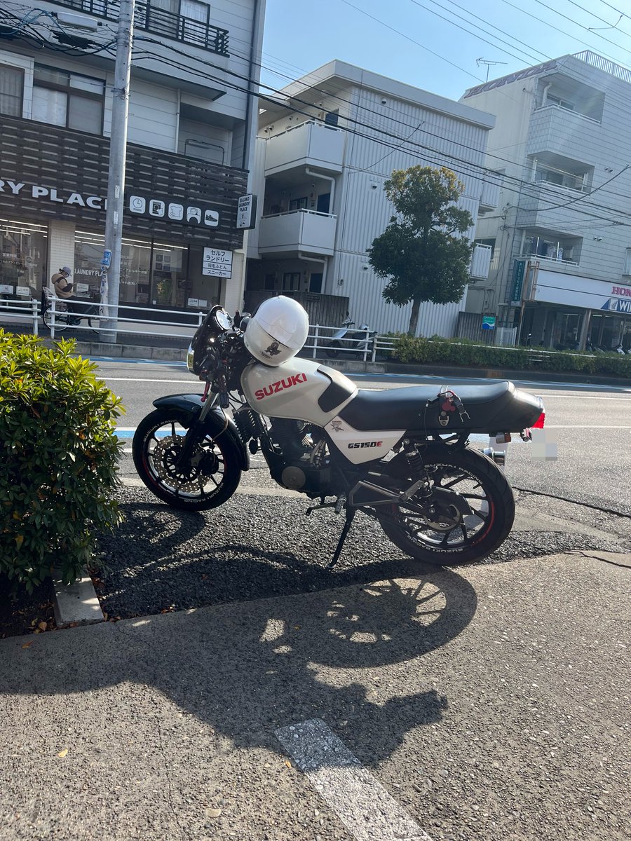 K_NAVE's tweet photo. お昼にラーメンを食べて無事に帰って来ました🍜🐸
キャブの調子も良く1万までしっかり回ってくれましたね☺️
アイドリングも安定傾向!
軽い車体で気軽に乗り出せる上に、高速走行もある程度こなしてくれるのでとても使い勝手の良いバイクになりましたね!
ボアアップして良かったなぁ🛠️
#gn125
#gs125 https://t.co/evF3Abe4t1