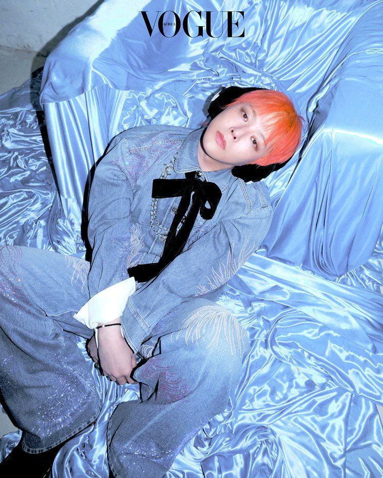VogueKorea's tweet photo. "이렇게 남들을 깜짝 놀라게 하는 걸 좋아하나 봐요."

GD, 권지용, 지드래곤 🙂 

🔗https://t.co/JIkhwFGTej https://t.co/LLpAIMInrx