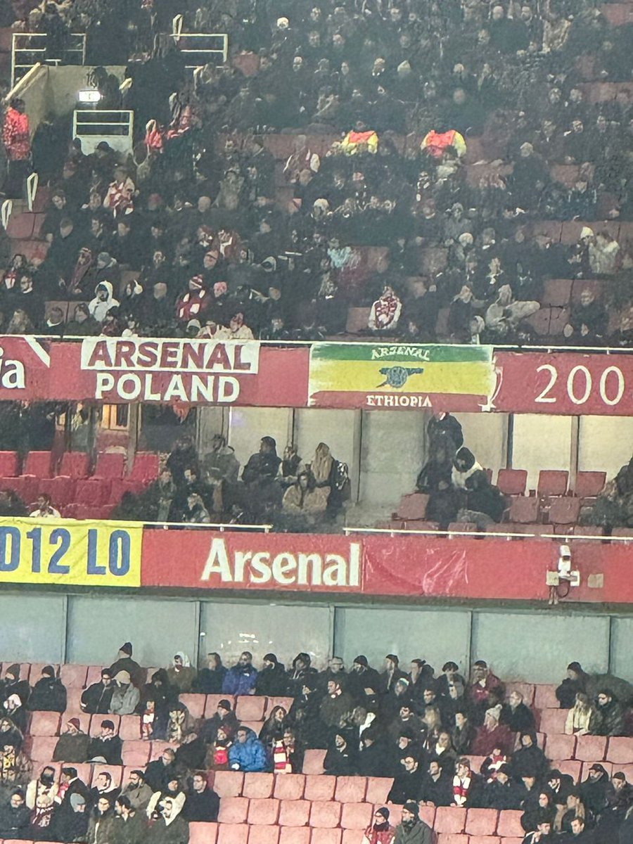 AFC_Ethiopia's tweet photo. We've done it. 😎
Congrats 🇪🇹 Arsenal fans. We've managed to get our beautiful colors displayed at the Emirates stadium. 
እንኳን ደስ አላችሁ። የኢትዮጵያ ቀለማት ለመጀመሪያ ግዜ በኤሚሬትስ ስታዲየም ጐልቶ እና ደምቆ እንዲታይ ማድረግ ችለናል ::  @arsenal https://t.co/5nWRgOIhCW