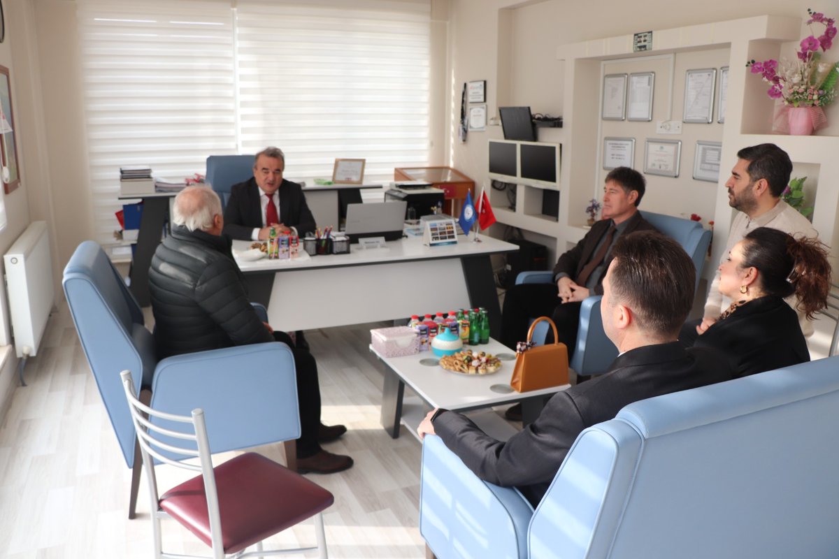 bozuyukkaymakam's tweet photo. Kaymakamımız Sayın @ademozturk65, okul ziyaretleri kapsamında Elif Hanne Çiçek Özel Eğitim Okulu’nu ziyaret ederek öğretmen ve öğrencilerle bir araya geldi. https://t.co/rEUgJkoiMd