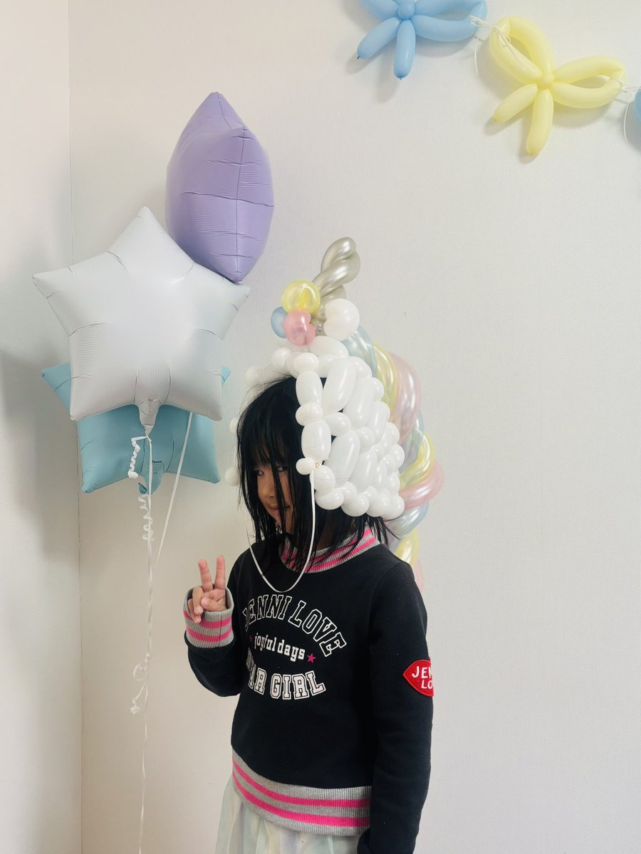 a_iballoon's tweet photo. パンダからユニコーン🦄にリメイク！！
娘の強い希望により…作成
一定の角度から見てギリギリユ、ユニコーン💦？ってなるレベル😂
私より娘がかぶりものハマった🤭
ちょっとうれしい☺️ https://t.co/XaTUSlXpCv