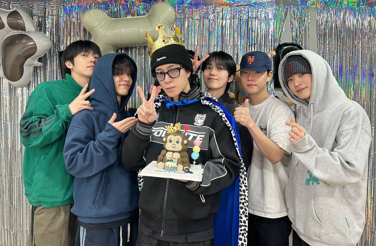 [#LightONF] 25.01.23 HAPPY WYATT DAY LIVE 📸

오마이깟이거엇떻게해야돼이거나와이엇생일이어가지고와자님보는거아니야오늘밤은그냥잠을못자겠네올해도생일함께해줘서고마워요퓨즈들🤴

#온앤오프 #ONF #와이엇 #WYATT 
#HAPPYWYATTDAY