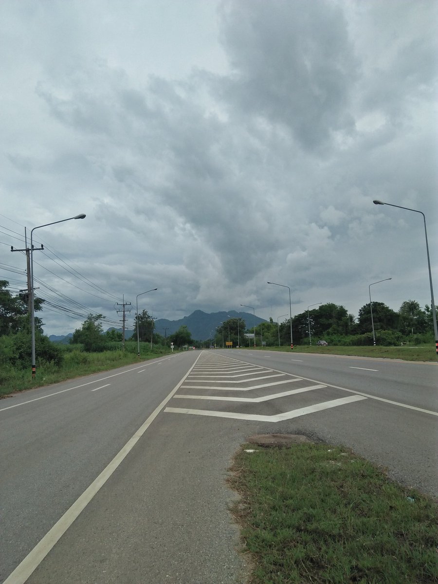 hichphrmph22287's tweet image. #ภูเวียง
#นัดได้ค่ะ
#ณ เวลาโพส
#รถสิบล้อข้างทาง