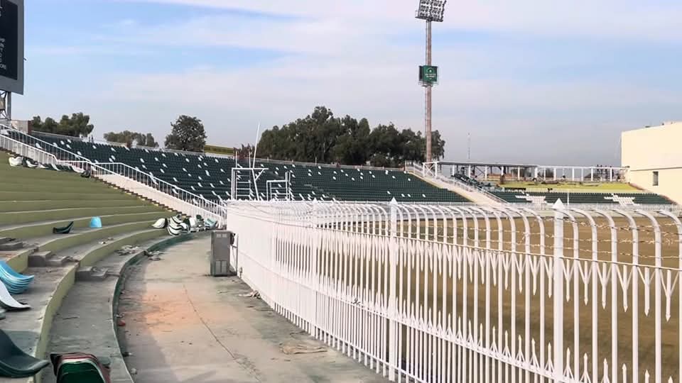 developingpak's tweet image. #Rawalpindi Cricket Stadium Update!

 Renovations are underway for the ICC Champions Trophy 2025! Highlights include:
✅ 12,000 new seats
✅ Upgraded hospitality &amp;amp; media boxes
✅ Improved floodlights

 #ChampionsTrophy2025 #StadiumUpgrades #PindiStadium2025 #PCB #ICC