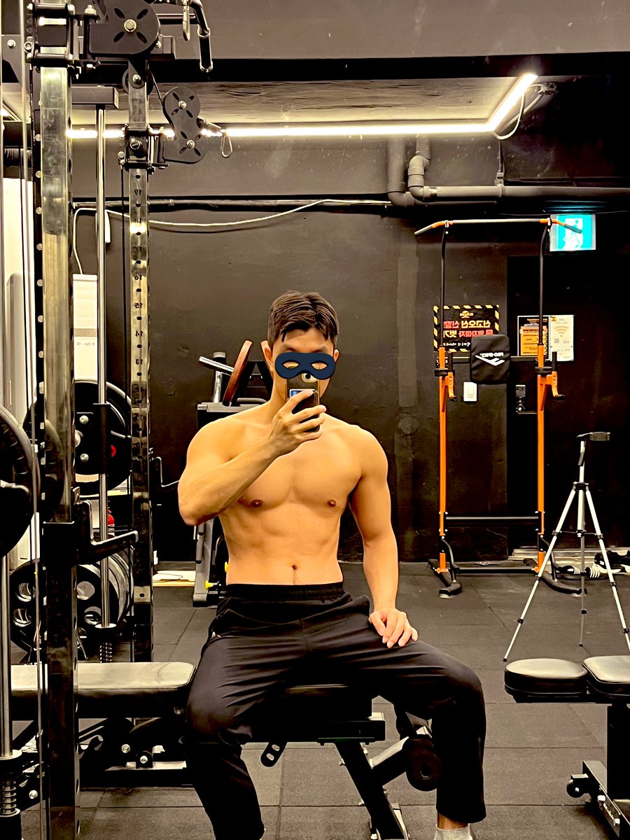 땀흘리는남자 tweet media