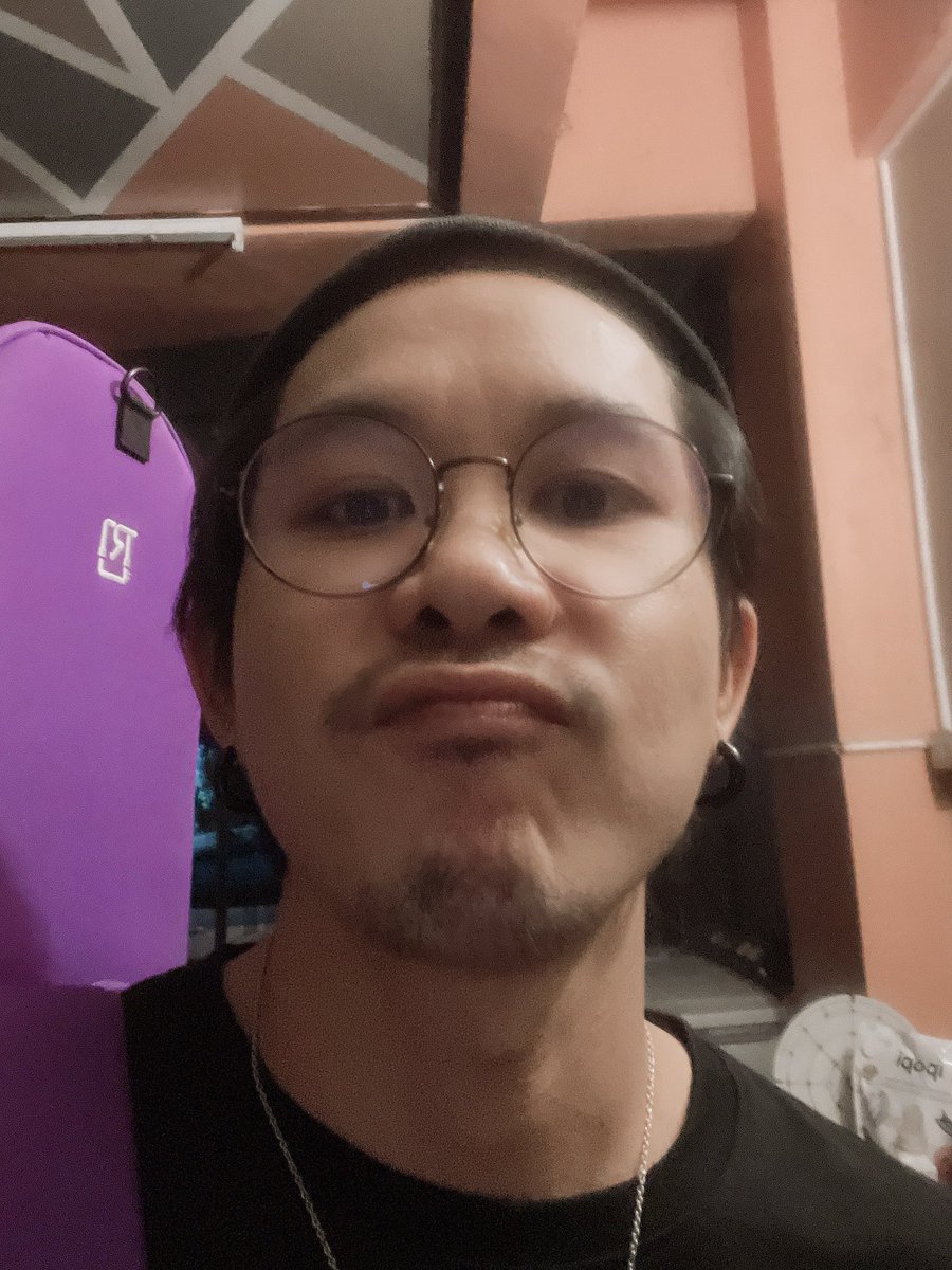 gdrakae's tweet photo. กลางวันทำงาน กลางคืนก็ทำงาน จะเอาเวลาที่ไหนไปเที่ยวละเนี่ย https://t.co/mFKfAgYXQr