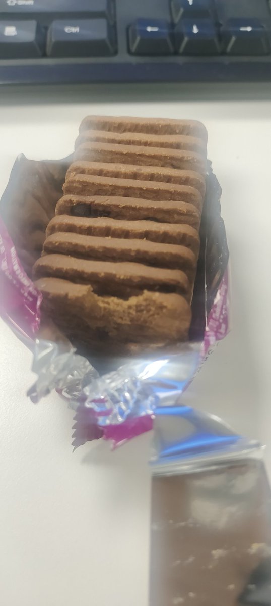 Singh19462's tweet photo. @BritanniaIndLtd This is getting ridiculous!  Complaint #132847 still unresolved, and now ANOTHER tampered package.  What's going on with your quality control?  This is a serious health hazard!  #FoodSafety #Britannia #TigerKrunch #consumersafety https://t.co/flJyXLBUEl