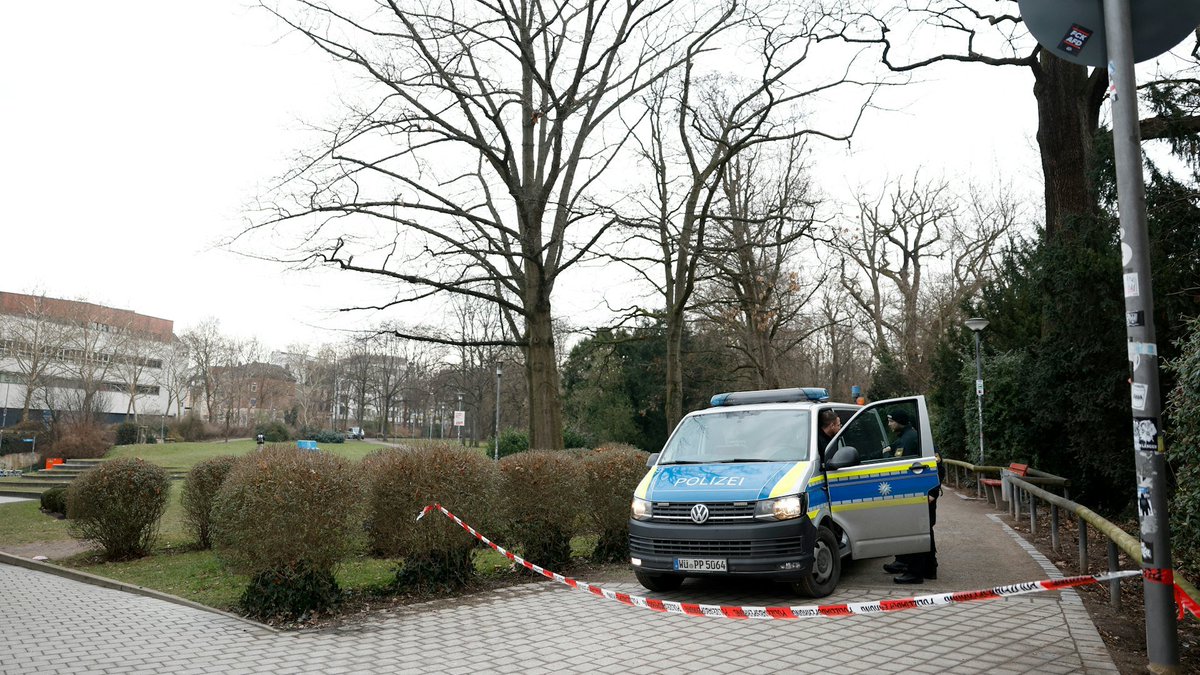 albahitney's tweet photo. A knife attack occurred in southern Germany on January 22. Two people, including a child, were killed and two others were seriously injured. Police said that a 28-year-old suspect from Afghanistan has been arrested. https://t.co/S6fcZ1BUeq