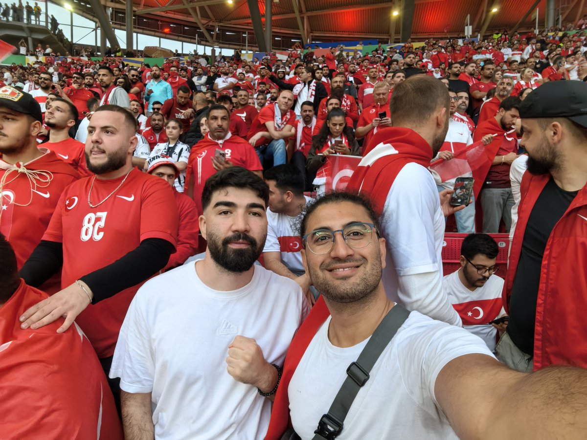 buruckaya's tweet photo. Şimdi farkettim de bu ihtimal gerçekleşti ve ben o gün Türkiye Avusturya maçına gittim. Sonunda güzel bir galibiyetle de oradan ayrıldık. Geç gelen bir Leipzig anısı olarak da bir köşede dursun. https://t.co/rJG9UTF9Zl