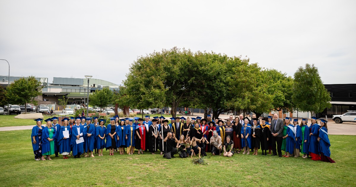 UOW's tweet image. #UOWGrad2025 Day two was another success. Congratulations to the graduates of our Bega Valley campus. 🎓 #ThisIsUOW