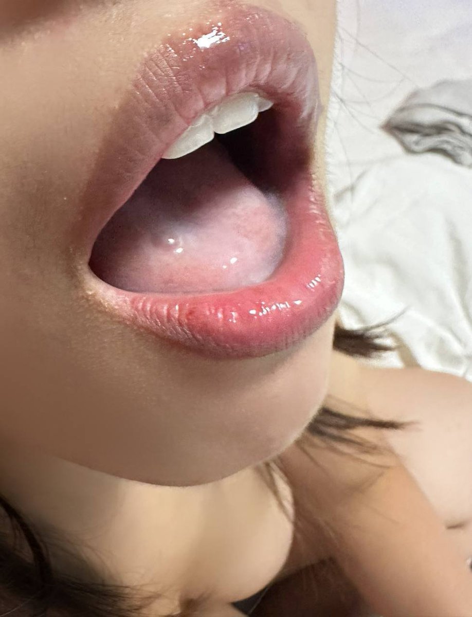 昨天内射一次，口爆一次…

本以为昨天被喂饱了，接下来几天会性趣不大，但今天刷推时又泛起淫欲，不仅想玩，还想玩点刺激的… https://t.co/c8l31aWViX