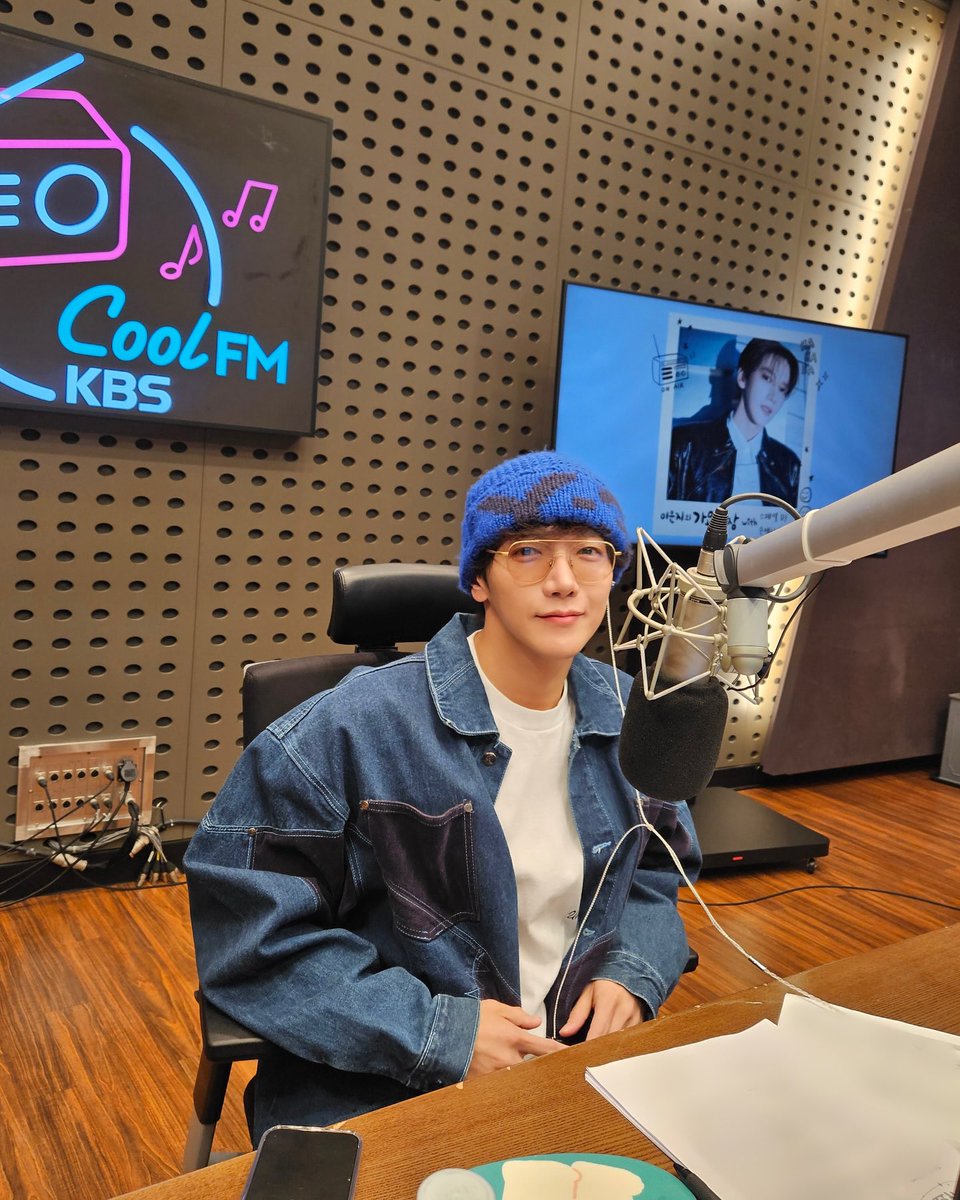 mirehappy1106u's tweet photo. real_2pmstagram's IG
250123 1️⃣
私達のスペシャルDJミンDと一緒に過ごした3日間
幸せでした📻💖
#甘い声
#ミンDは耳をとろけさせる🍫🍯🍭
#イ・ウンジの歌謡広場
#준케이 #ジュンケイ #JUN_K
#2PM
#re2stagram https://t.co/6qWKKP3hZ7