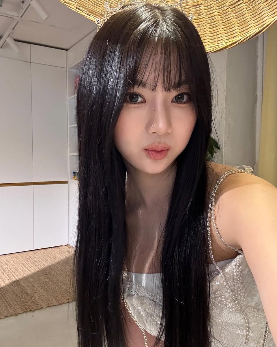 isa_oO2's tweet photo. 생일축하해🖤 https://t.co/Y4ban0koiE