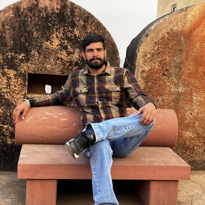 KaloriaPrince's tweet photo. #NewProfilePic https://t.co/9NHmVh1dym