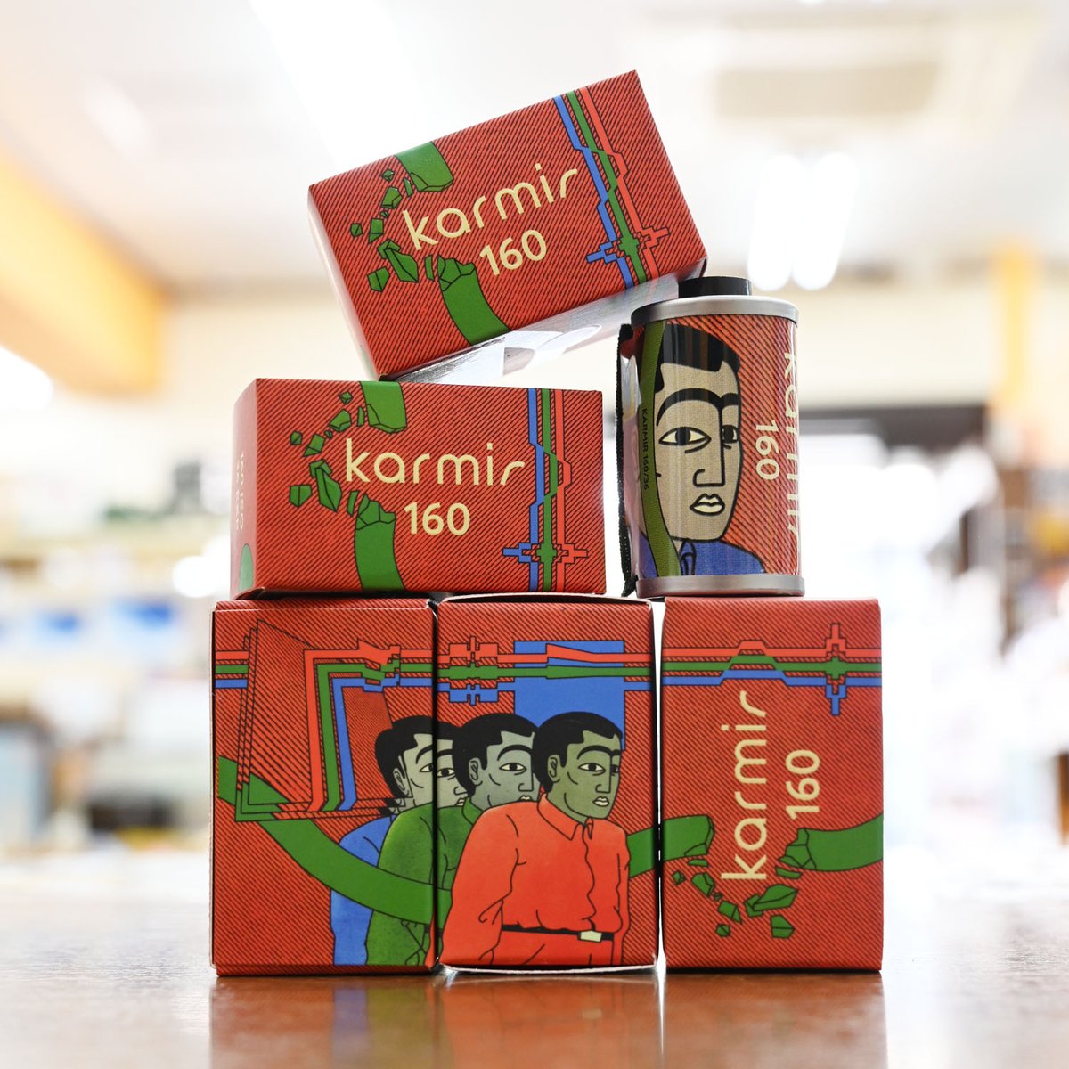 champcamera's tweet photo. #Karmir 160 by #青葉台 店
FROM #アルメニア の現行 #カラーネガ『Karmir 160 135-36exp』
こちらは航空撮影用 #フィルム ベースの一本。
#ISO160 のDXコードシールも付属します◎
#Karmir160 #横浜青葉台 #田園都市線
https://t.co/J3QBByVKnx https://t.co/IxLwBKYanf