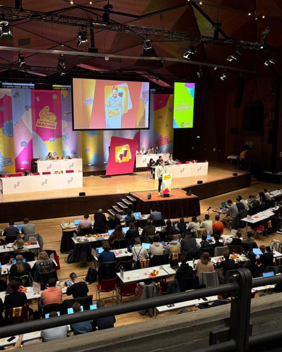 Unser Recap zum 70. Bundeskongress in Erlangen. 🗽🚀

3 Tage voller spannender Debatten und toller Ideen inmitten eines Bundestagswahlkampfs 💛

Jetzt gilt für uns 4 Wochen Vollgas bis zur Wahl und alles geben, damit es auch im 21. Bundestag eine starke liberale Stimme gibt.