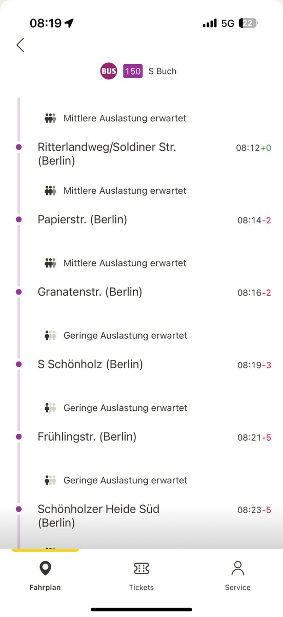 TobiD87's tweet photo. @BVG_Bus wozu gibt es eigentlich einen Busfahrplan? https://t.co/2MsZD9rEbc