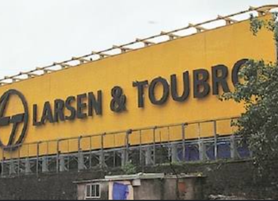 psuconnect's tweet photo. L&T knock-out from Rs 70,000 crore tender bid of submarine deal
For more details-👇
https://t.co/KL7gUm26gN
#DefenceMinistry #IndianNavy #SubmarineTender #LarsenAndToubro #Project75India @larsentoubro https://t.co/UsIZE2Zzz5