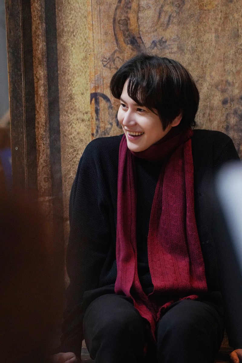 GaemGyu's tweet image. 💛

목도리와 규윈플렌은🐶🧣
마치 규피터와 규현이 같은 사이🫂💜

더 많은 사진은 지금 위버스에서 확인하세요!
🔗weverse.io/kyuhyun/media/…

#규현 #KYUHYUN
#뮤지컬 #웃는남자
#Musical #TheManWhoLaughs