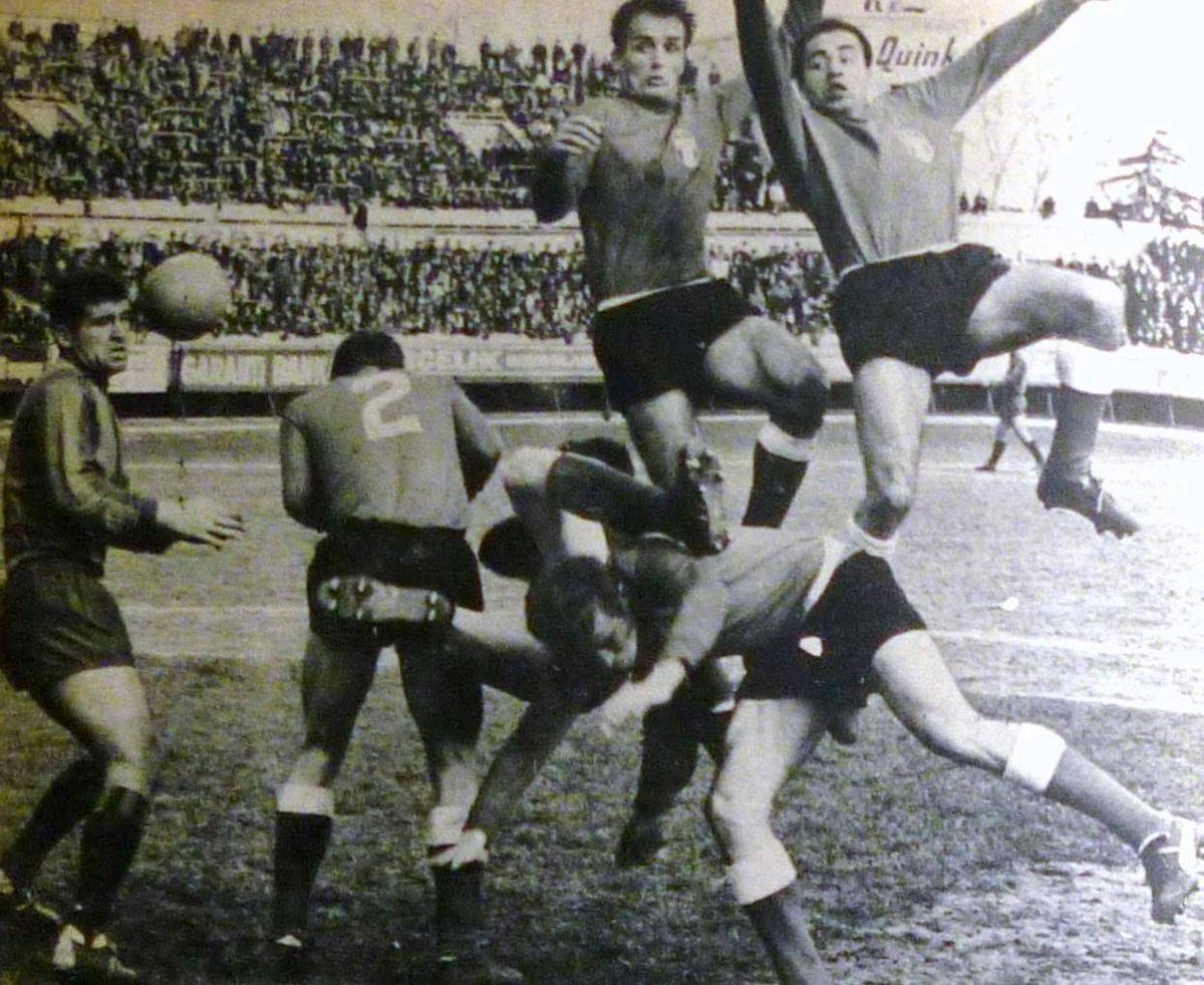 16 Mart 1968 günü İstanbul Mithatpaşa Stadı'nda oynanan Feriköy - Altınordu'nun  Lig maçı. <a href="/AltinorduFK/">Altınordu FK</a>