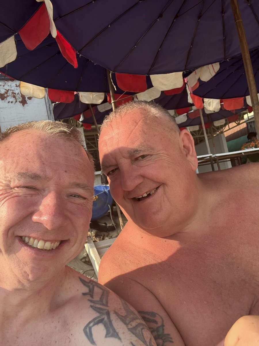 Adam32oj's tweet photo. Amazing time in Thailand so far still 19 days to go, 3 days on the island of Koh Larn to refresh batteries back to the mainland tomorrow 🇹🇭✈️ https://t.co/gT9NHzKCXE