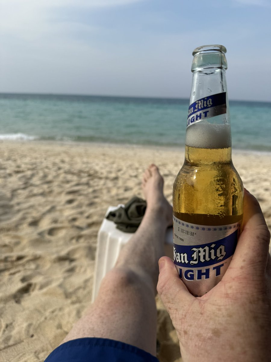 Adam32oj's tweet photo. Amazing time in Thailand so far still 19 days to go, 3 days on the island of Koh Larn to refresh batteries back to the mainland tomorrow 🇹🇭✈️ https://t.co/gT9NHzKCXE